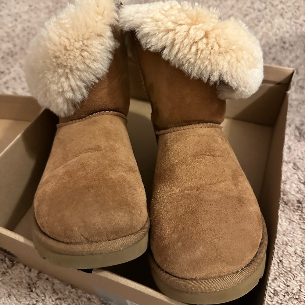 UGG Bailey Button boots - image 4